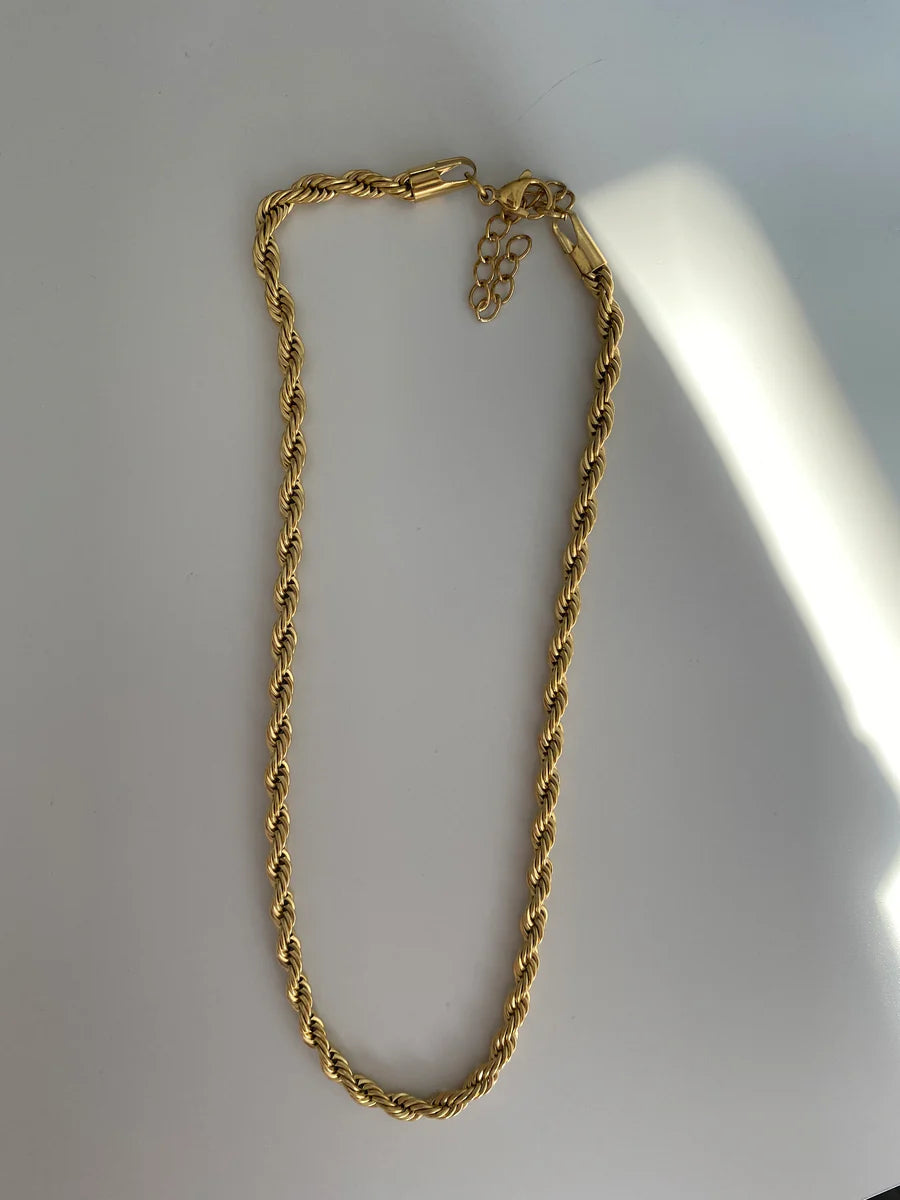 Thick rope necklace