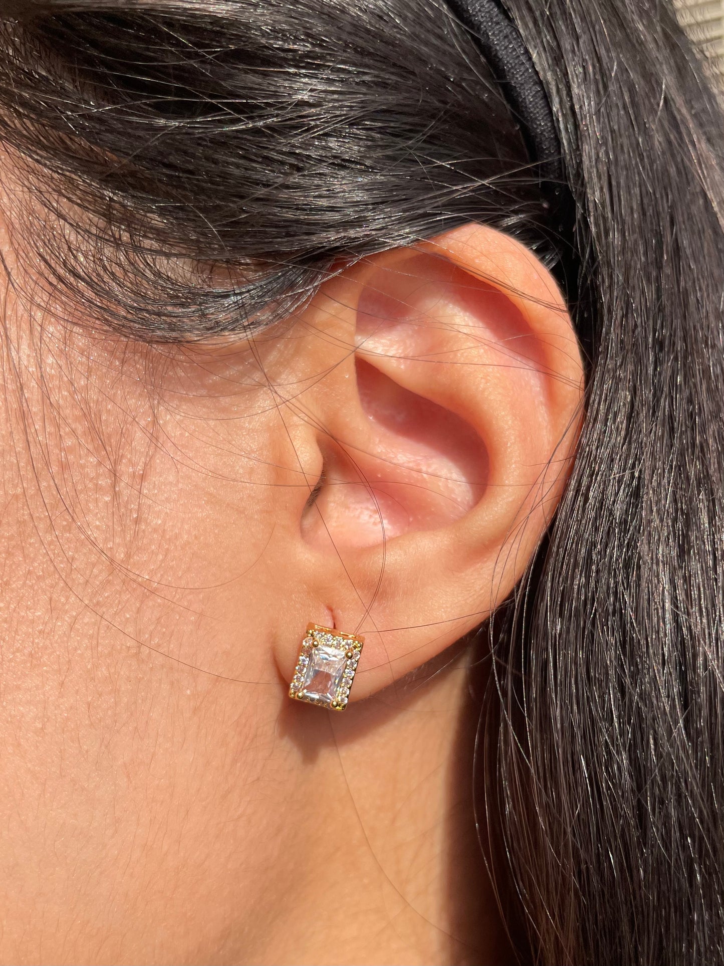 The royale gold stud