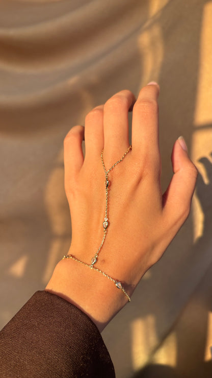 Pear diamonds hand chain