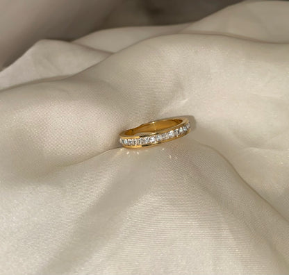 Diamonds Ring