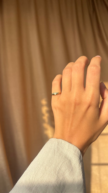 Lily Pinky Ring